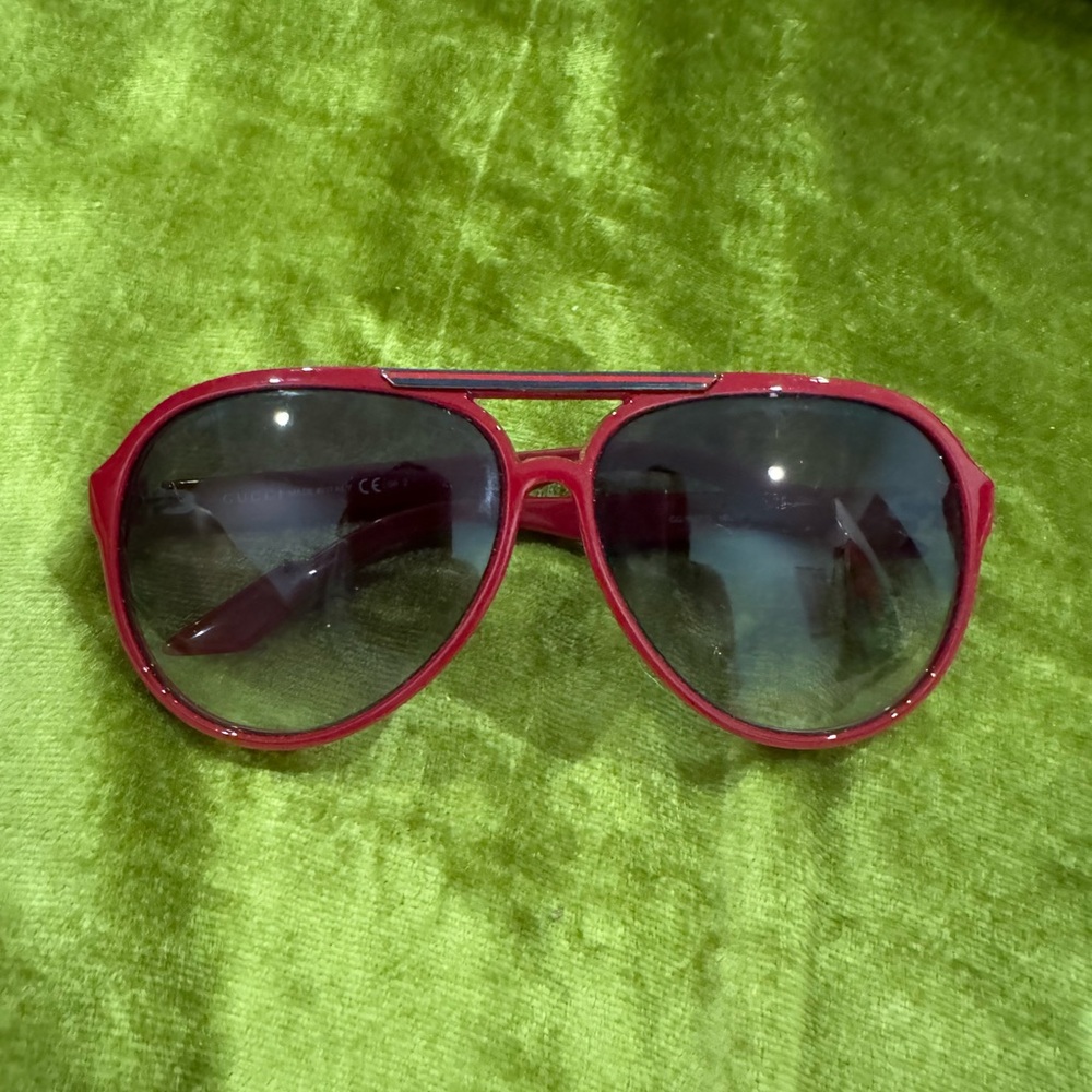 GUCCI SUNGLASSES